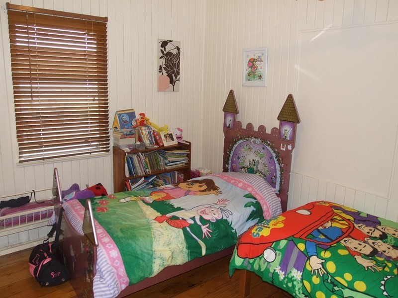 28 Albert Street, Crows Nest QLD 4355