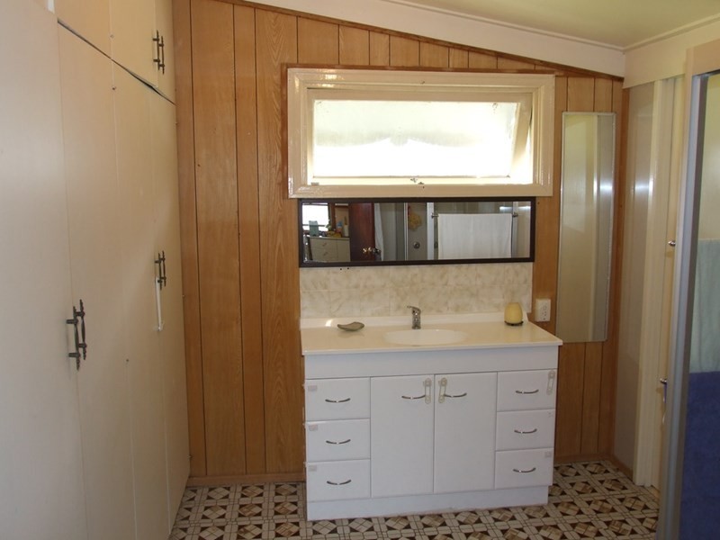 28 Albert Street, Crows Nest QLD 4355