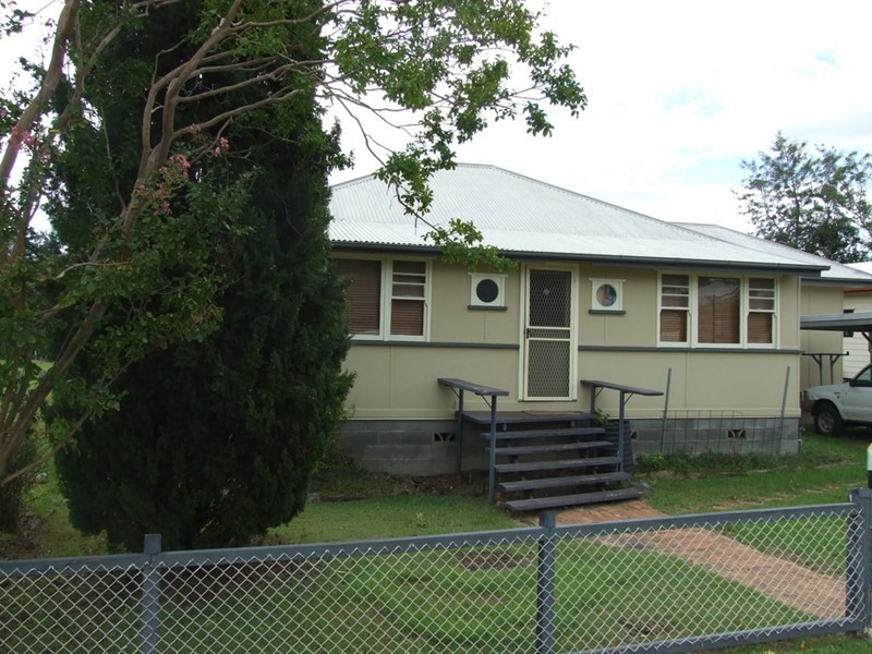 28 Albert Street, Crows Nest QLD 4355