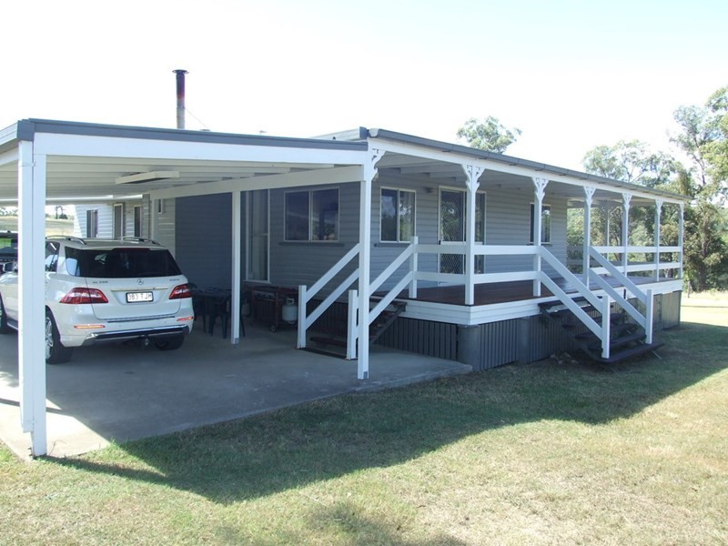 6009 New England Highway, Crows Nest QLD 4355