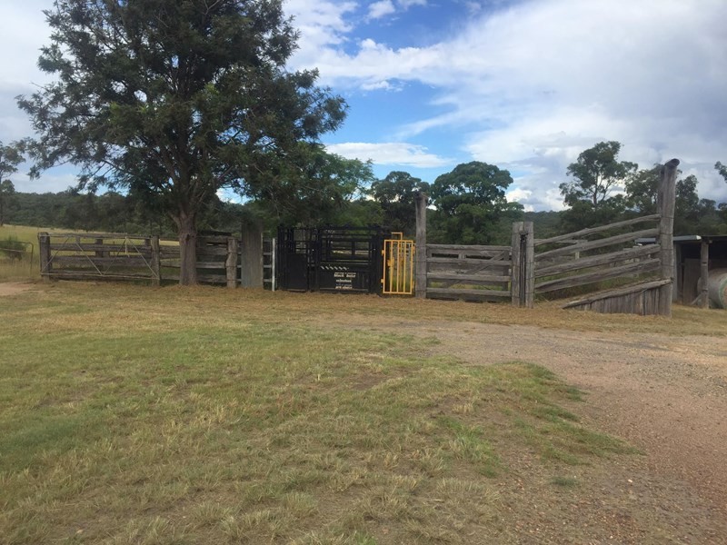 6009 New England Highway, Crows Nest QLD 4355