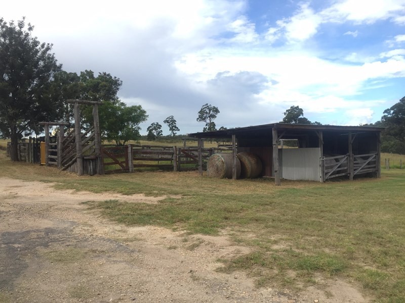 6009 New England Highway, Crows Nest QLD 4355