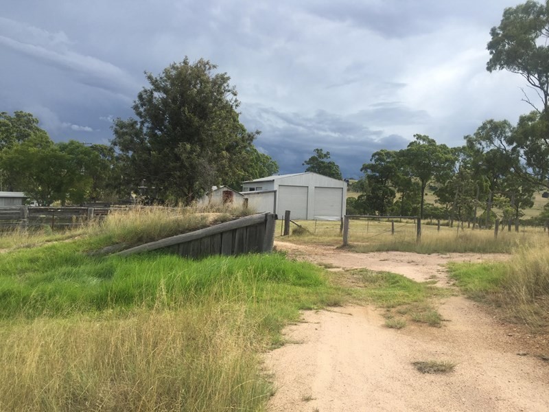 6009 New England Highway, Crows Nest QLD 4355