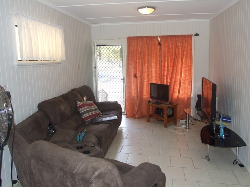 34 Campbell Street, Oakey QLD 4401