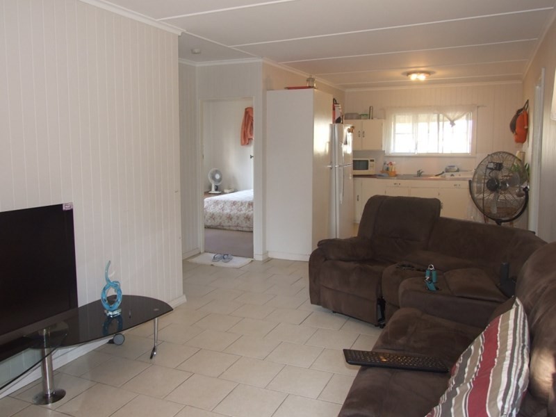 34 Campbell Street, Oakey QLD 4401