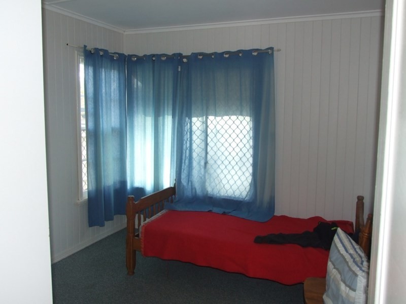 34 Campbell Street, Oakey QLD 4401