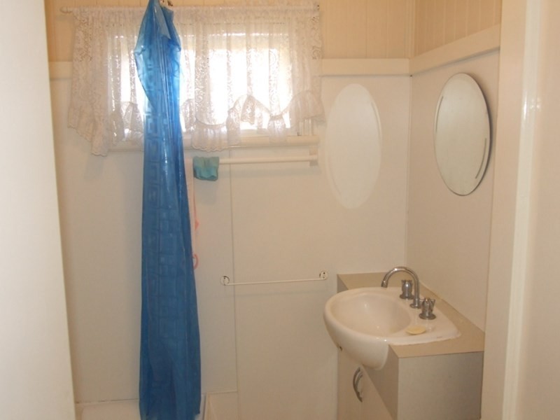 34 Campbell Street, Oakey QLD 4401