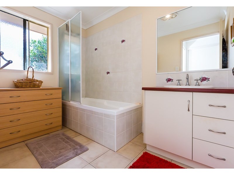 18 Bowtell Drive, Highfields QLD 4352