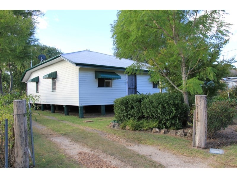 34 South Street, Crows Nest QLD 4355