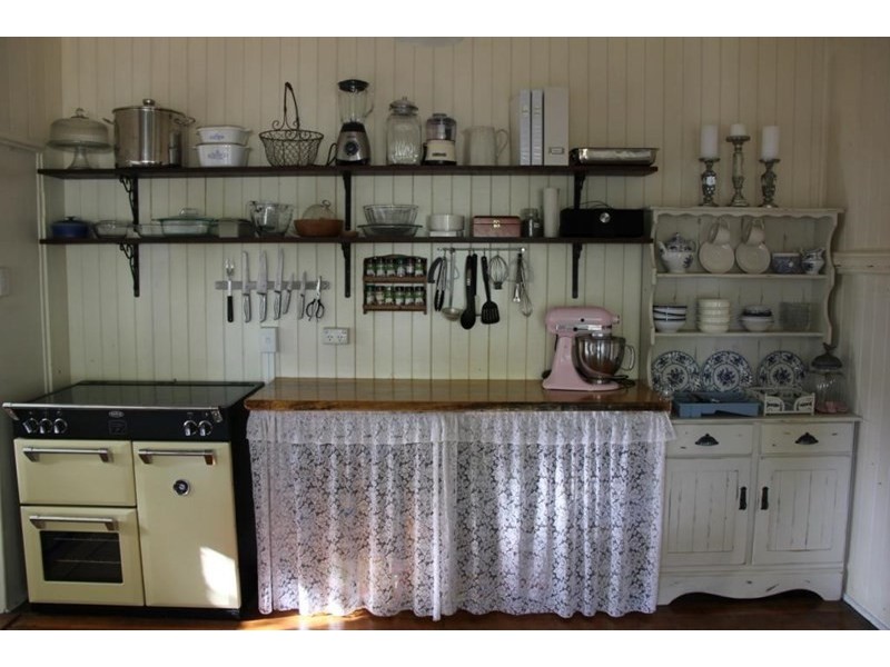 34 South Street, Crows Nest QLD 4355