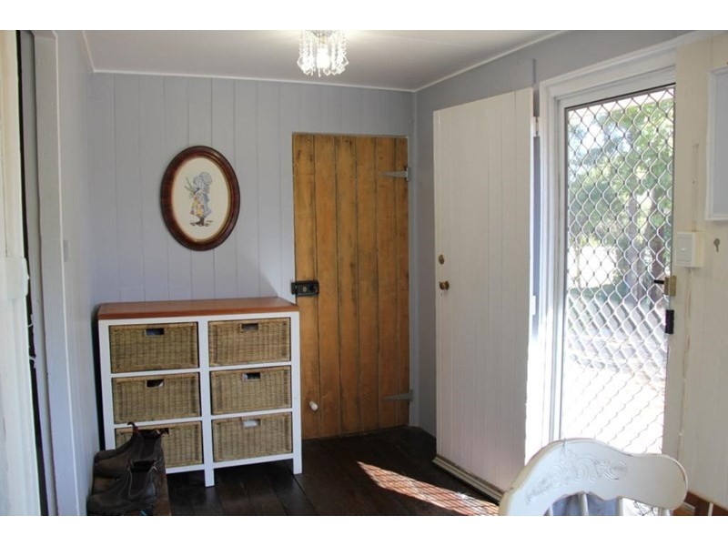 34 South Street, Crows Nest QLD 4355