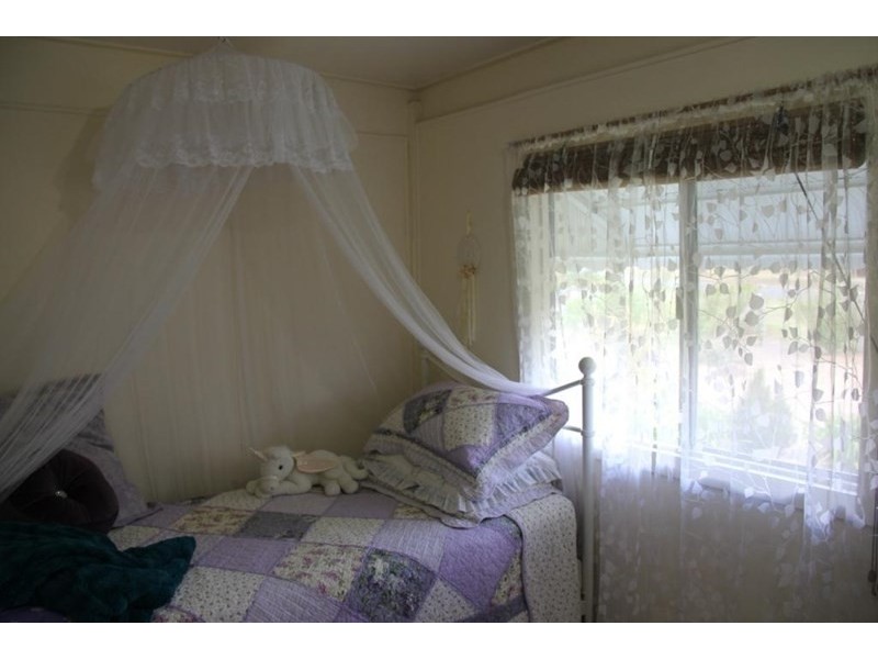 34 South Street, Crows Nest QLD 4355