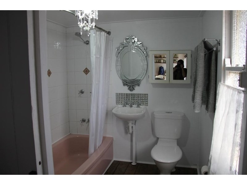 34 South Street, Crows Nest QLD 4355