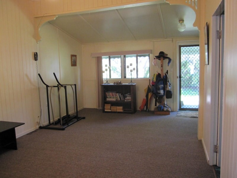 12 Littleton Street, Crows Nest QLD 4355