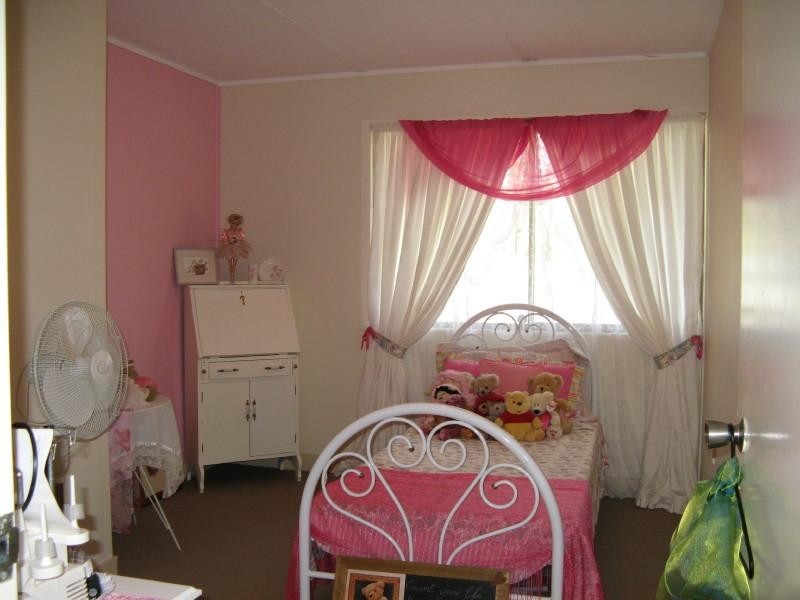 4 Mogg Road, Hampton QLD 4352