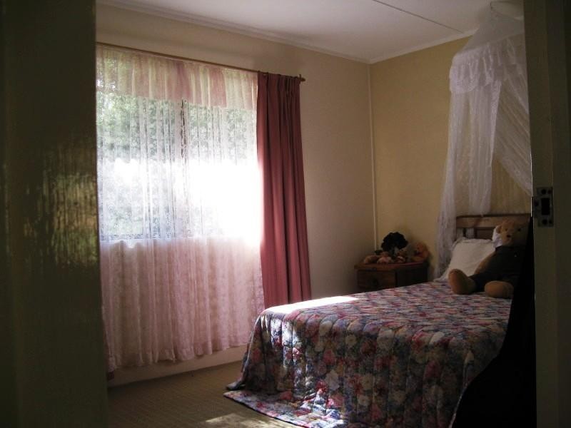 4 Mogg Road, Hampton QLD 4352