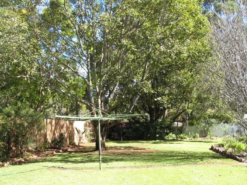 4 Mogg Road, Hampton QLD 4352