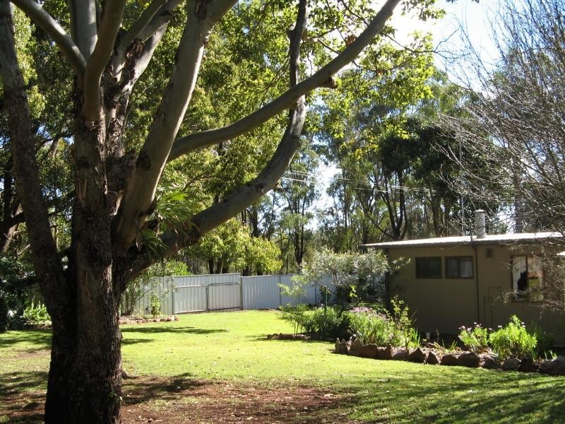 4 Mogg Road, Hampton QLD 4352