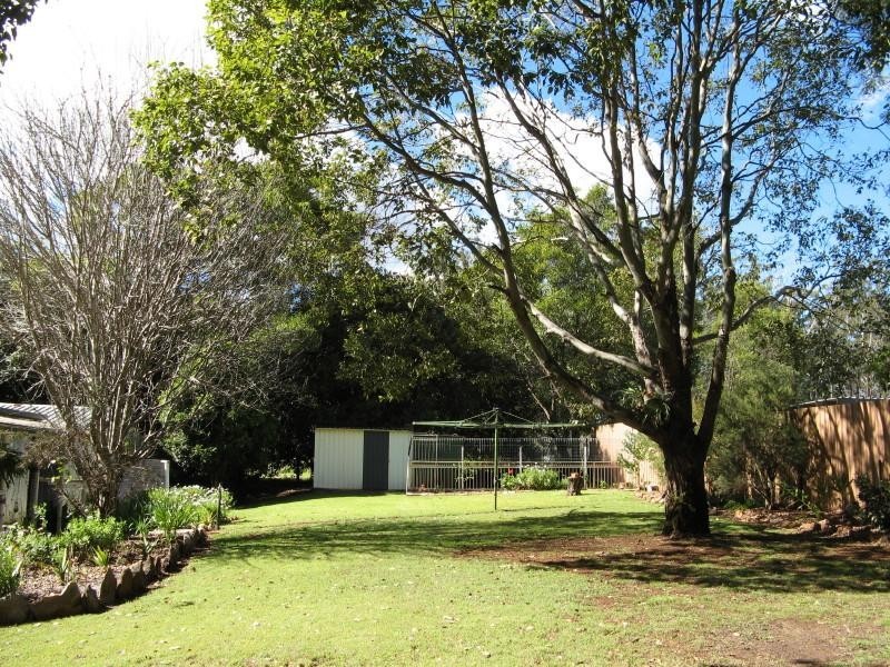 4 Mogg Road, Hampton QLD 4352