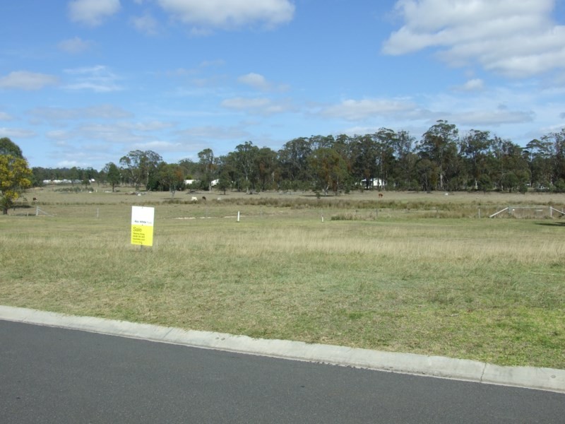 19 Parkland Drive, Crows Nest QLD 4355