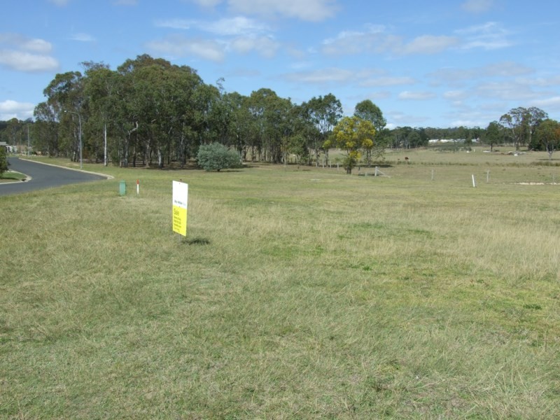 19 Parkland Drive, Crows Nest QLD 4355