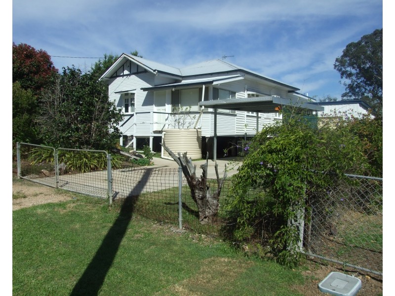 7 Jones Street, Crows Nest QLD 4355