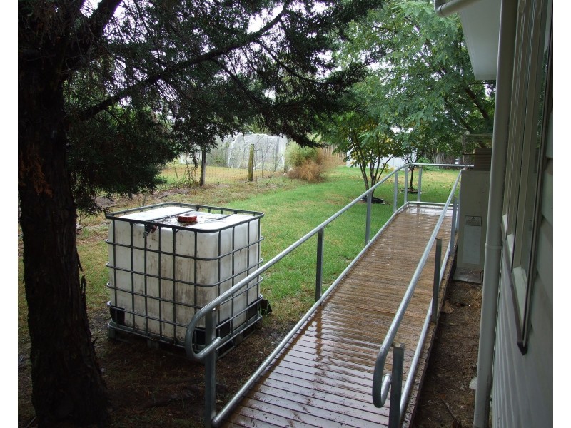 7 Jones Street, Crows Nest QLD 4355