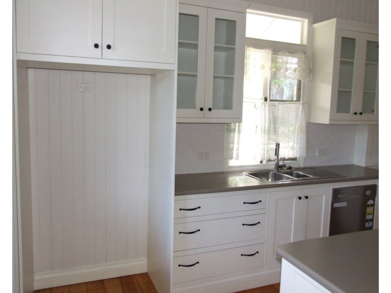 18 Sharp Street, Crows Nest QLD 4355