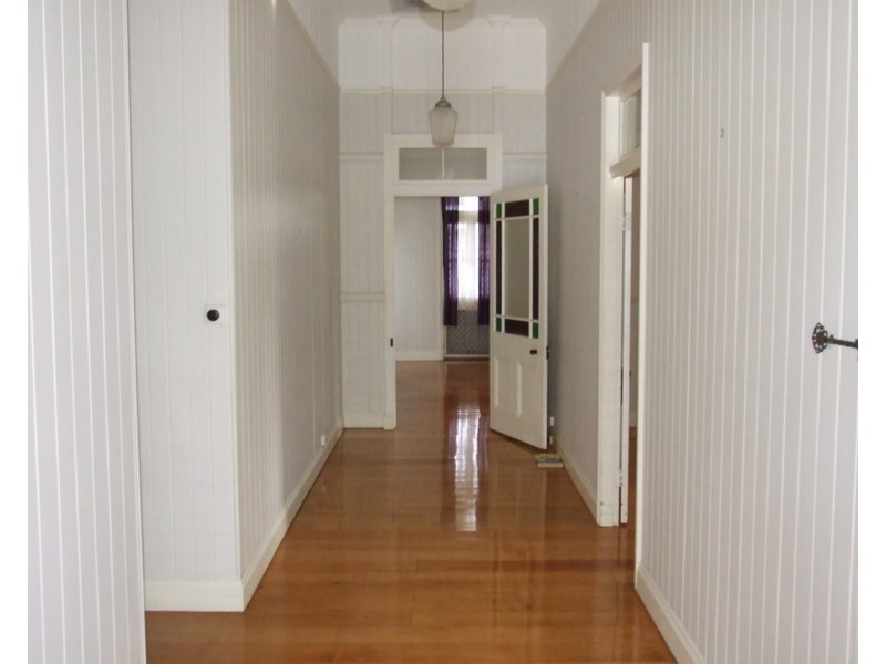 18 Sharp Street, Crows Nest QLD 4355