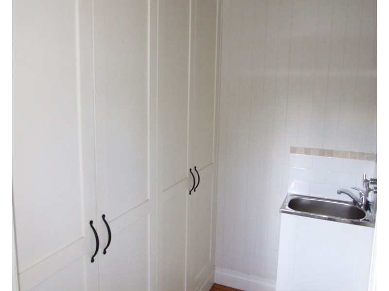 18 Sharp Street, Crows Nest QLD 4355