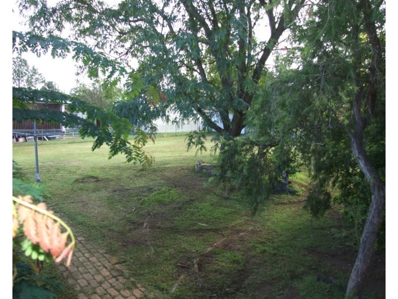 18 Sharp Street, Crows Nest QLD 4355