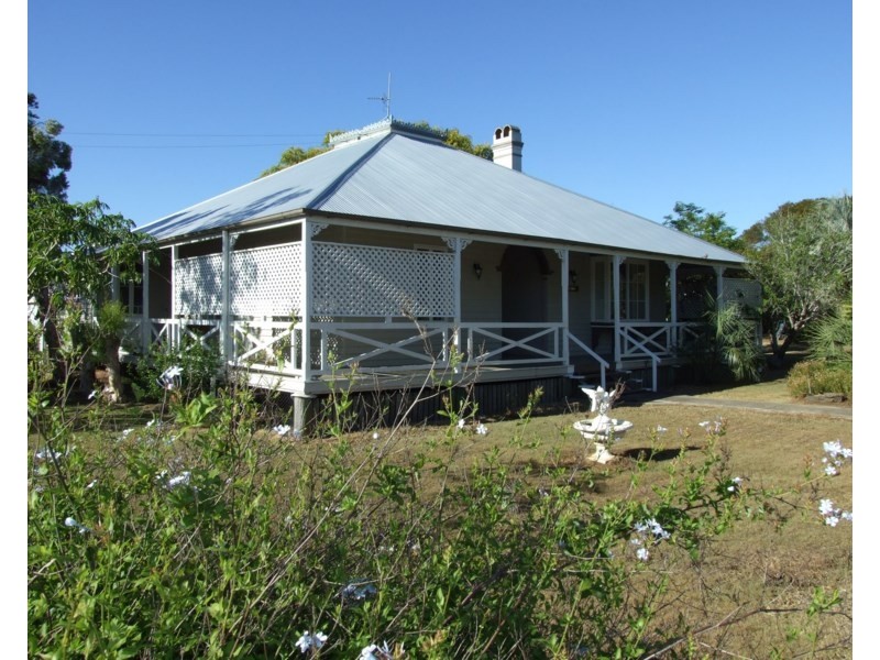 18 Sharp Street, Crows Nest QLD 4355