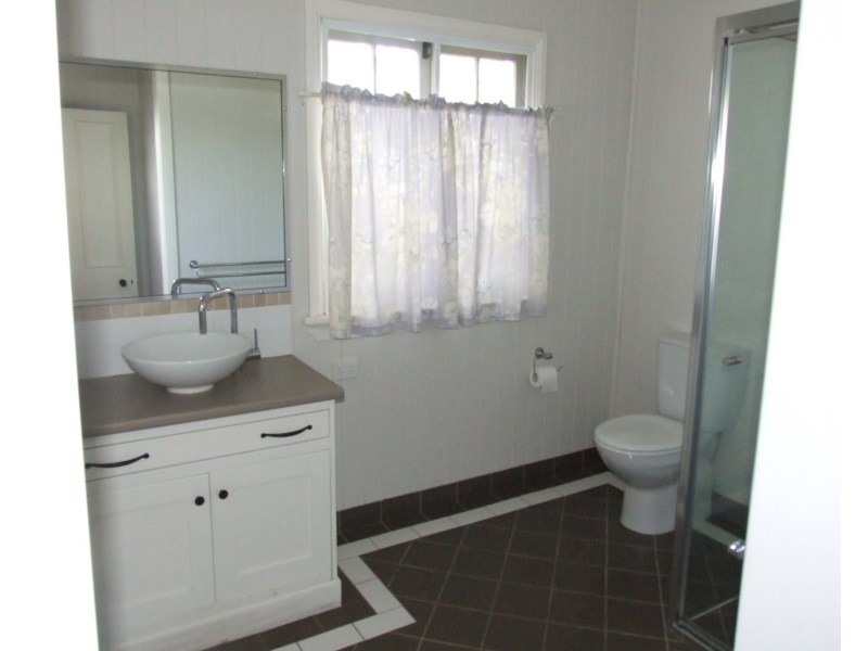 18 Sharp Street, Crows Nest QLD 4355