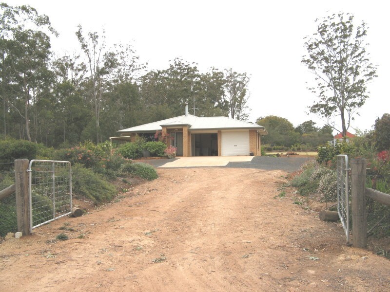 14 Davidson Lane, Hampton QLD 4352