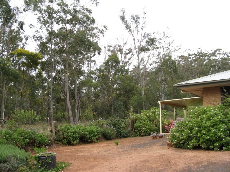 14 Davidson Lane, Hampton QLD 4352