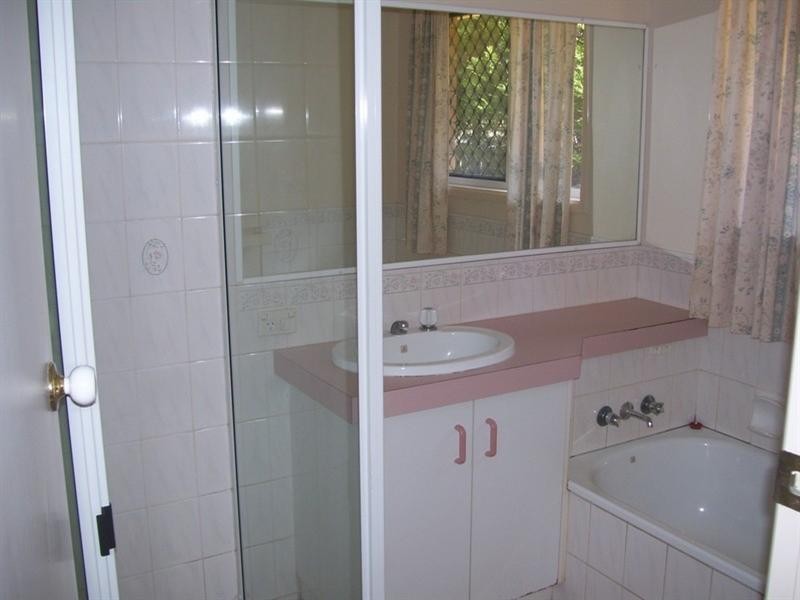 2 Parkland Drive, Crows Nest QLD 4355