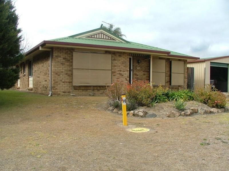 2 Parkland Drive, Crows Nest QLD 4355