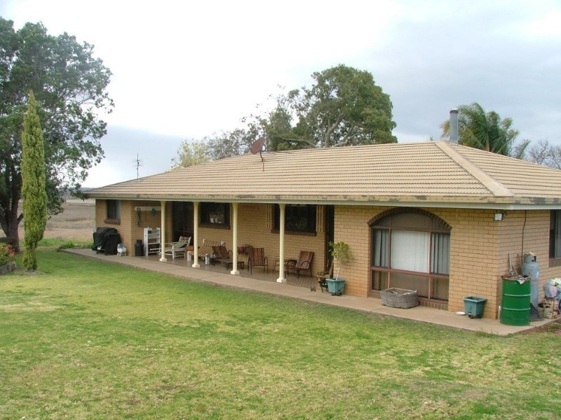 815 Acland Silverleigh Road, Goombungee QLD 4354