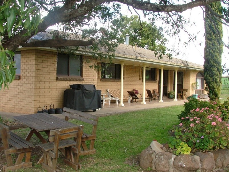 815 Acland Silverleigh Road, Goombungee QLD 4354