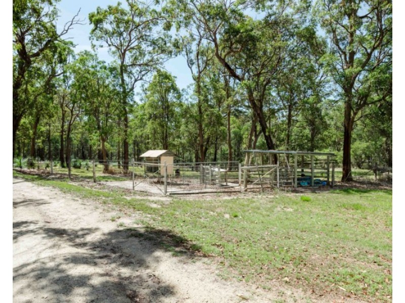 12 Pinnell Road, Crows Nest QLD 4355