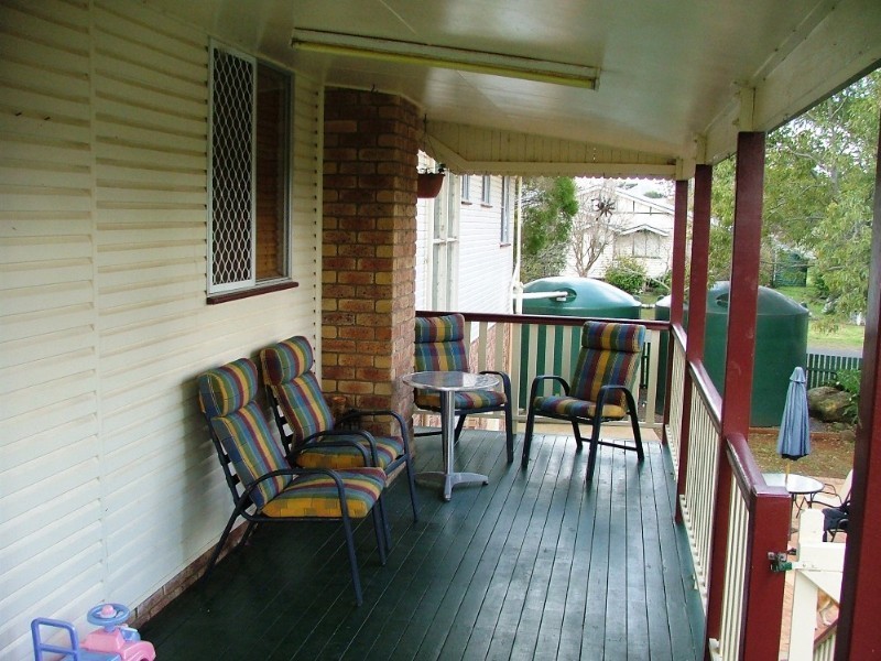 3 George Street, Haden QLD 4353