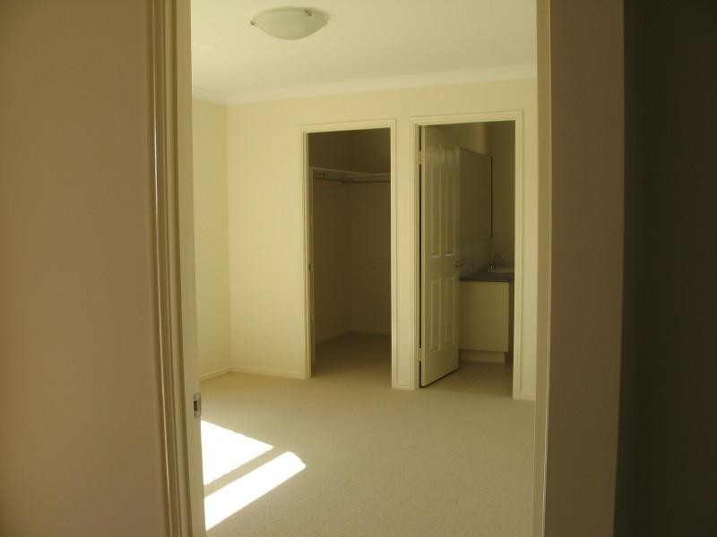 17 Vicky Avenue, Crows Nest QLD 4355