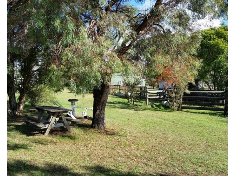 9 Hayden Street, Crows Nest QLD 4355