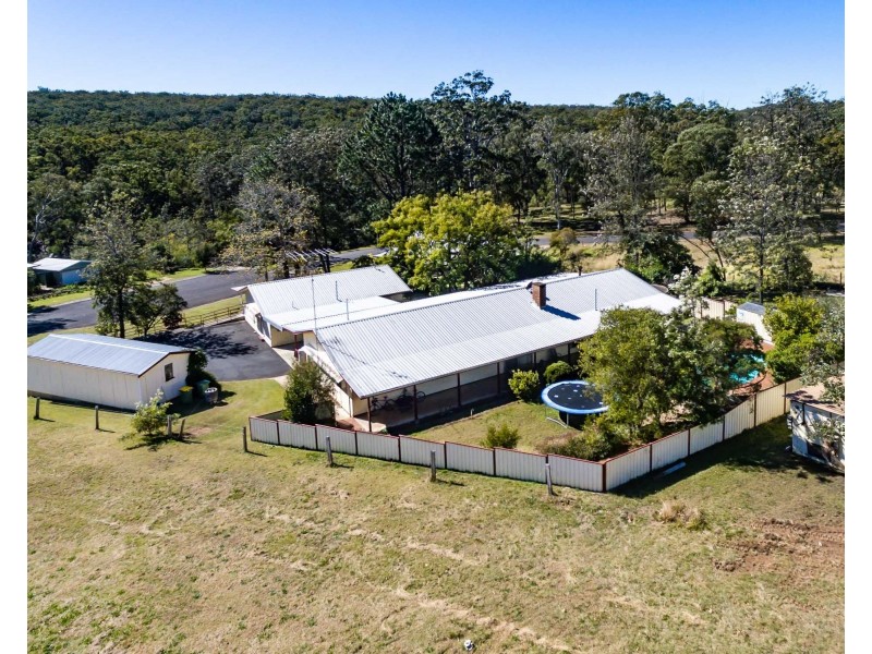 3 William Street, Crows Nest QLD 4355