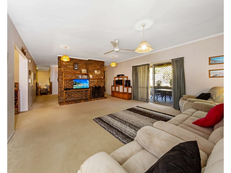 3 William Street, Crows Nest QLD 4355