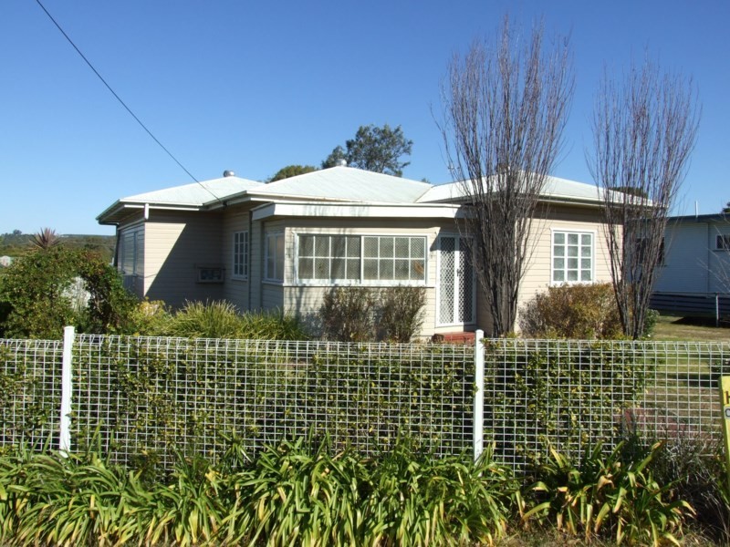 5 Lalor Street, Crows Nest QLD 4355