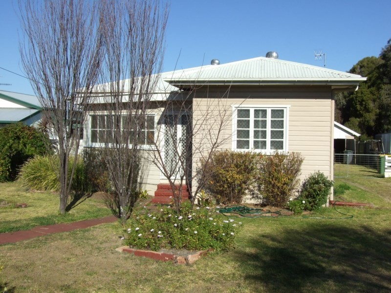 5 Lalor Street, Crows Nest QLD 4355