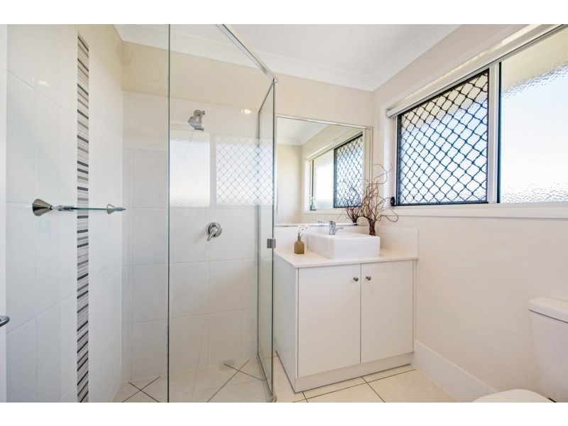 11 Cedarwood Drive, Crows Nest QLD 4355