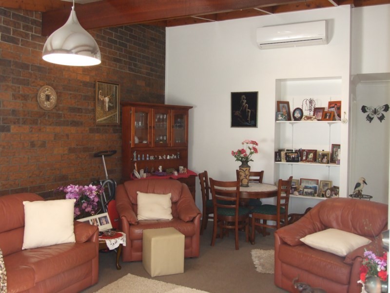 8/1 Whichello Street, Newtown QLD 4350