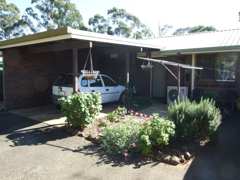 8/1 Whichello Street, Newtown QLD 4350